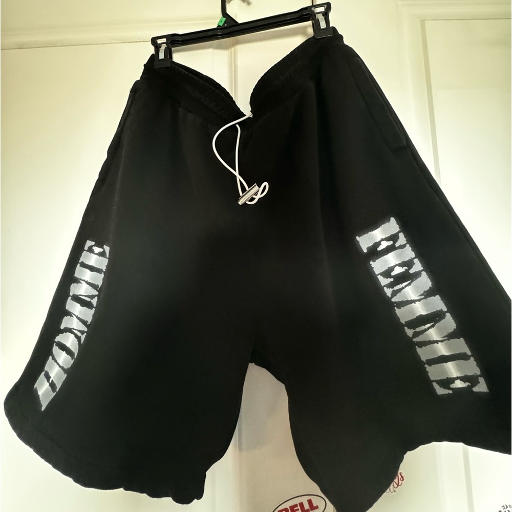 Homme & Femme graphic design shorts Size XL